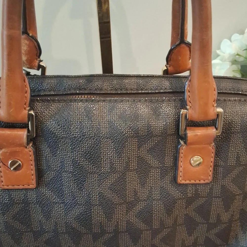Michael Kors Repair - Picture 3 of 8
